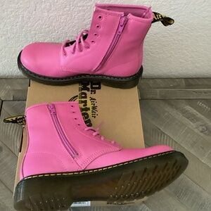 Dr. Martens Kids' 1460 Boot (Big Kid) 6US / 37EU